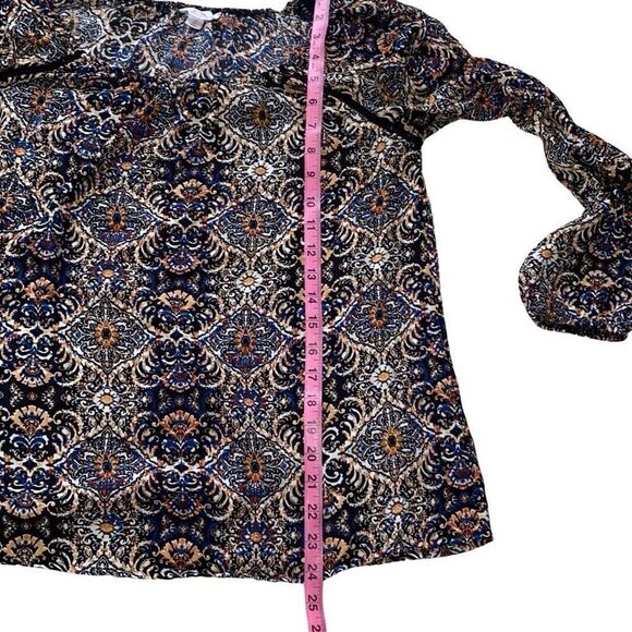 Sun & Shadow Blouse - Picture 8 of 9